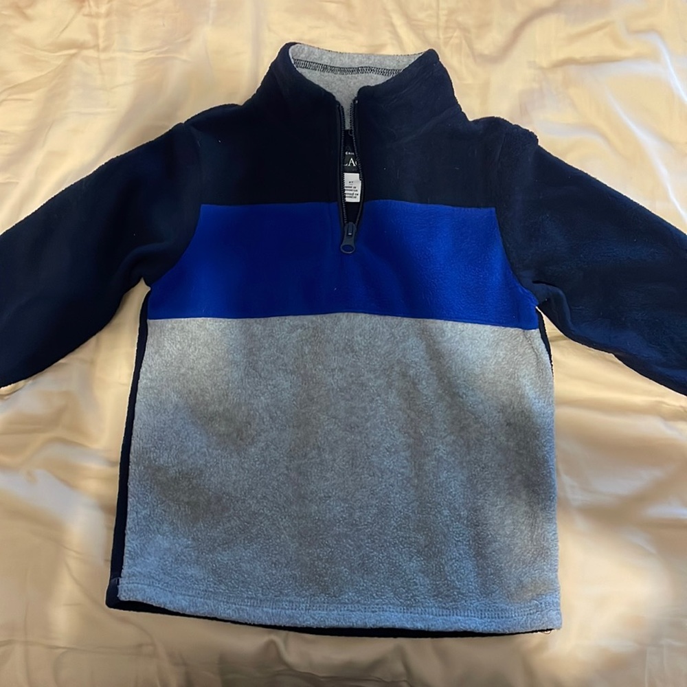 Boys 4T sweatshirt